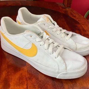 Nike Court Royal AC Canvas Sneaker, Size 9